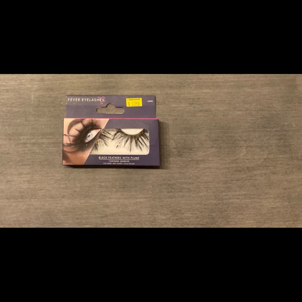 2/12$ ✨ False Eyelashes